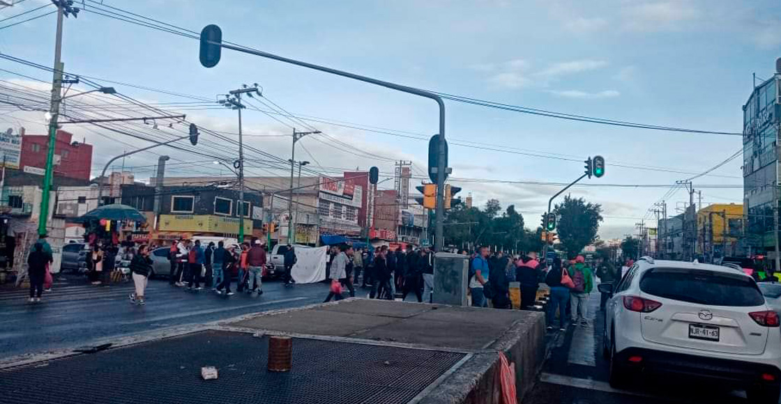 Bloquean Ermita Iztapalapa Para Exigir El Retiro De Puestos Ambulantes