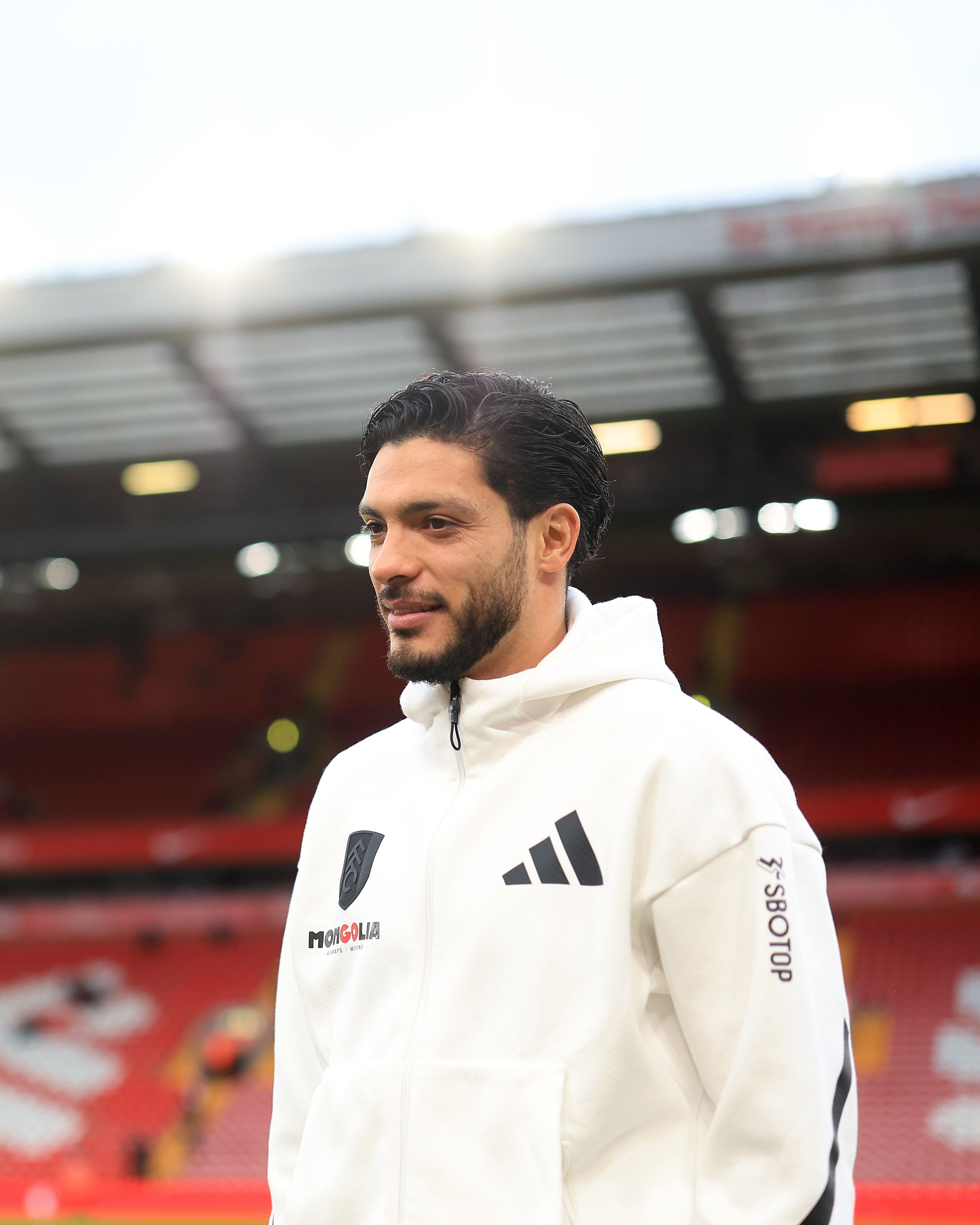 El gol con el que Raúl Jiménez empata el récord de Chicharito en Premier League