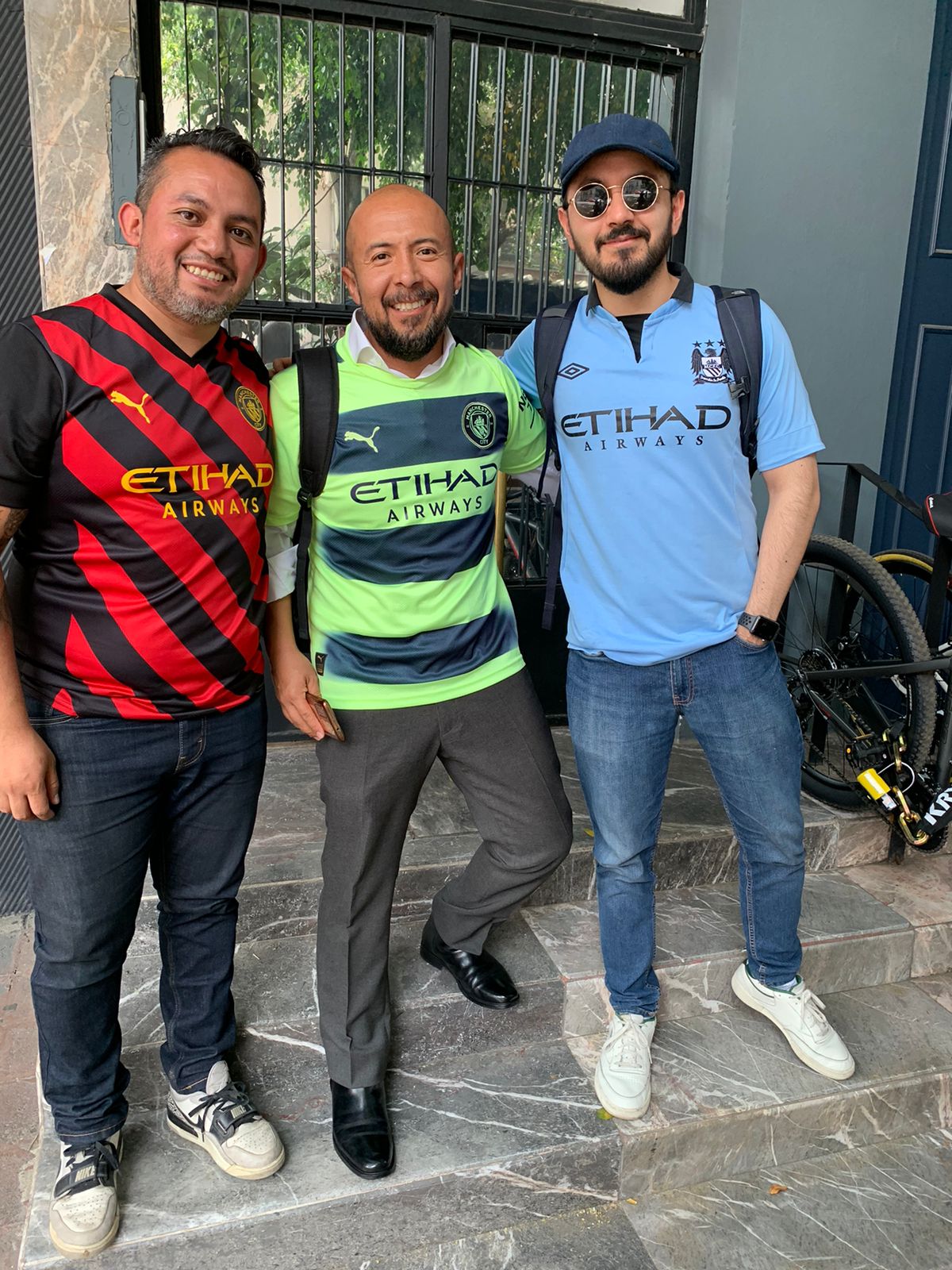 With everything and godin attire, the ManCity fans arrived