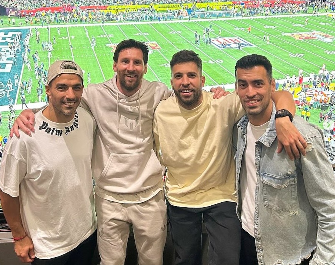 Lo que no se vio en el Super Bowl 2025: Messi se reencuentra con sus compañeros del Barcelona. 