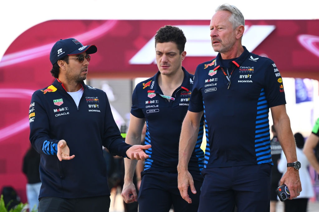 Checo Pérez con Jonathan Weatley