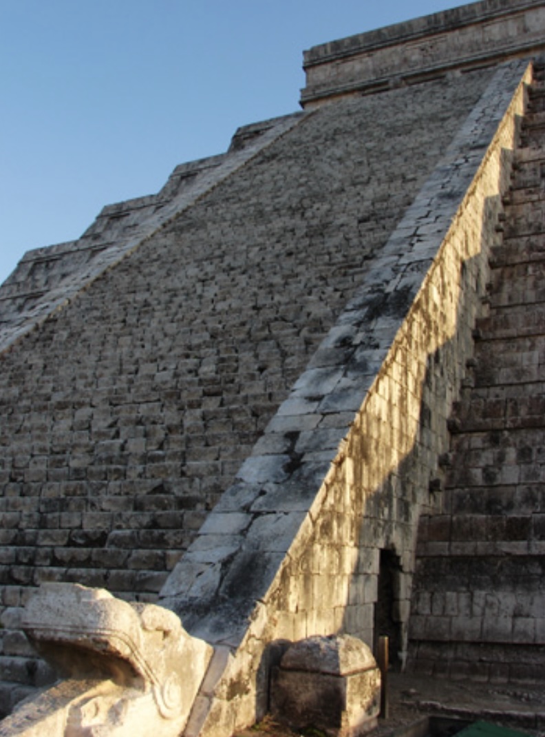 Equinoccio de primavera o la serpiente que desciende de la pirámide de Chichén Itzá