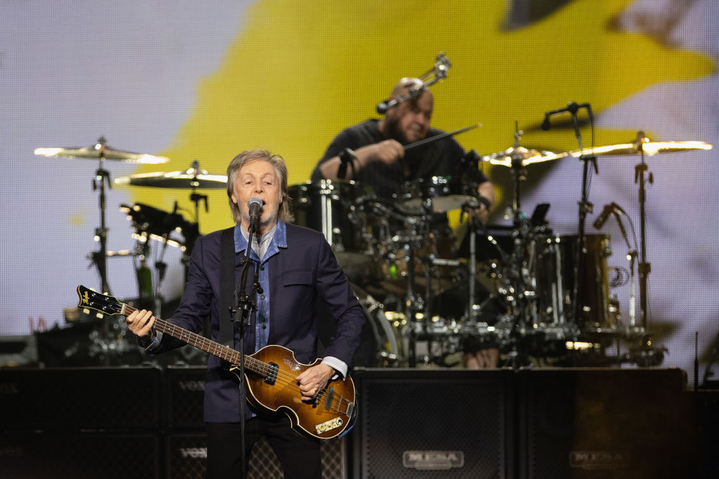 Paul McCartney pide a Gobierno Británico proteger artistas ante la IA 