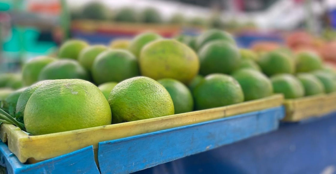 Nos lanzamos al tianguis por un jugo de naranja pero no hay porque está muy cara