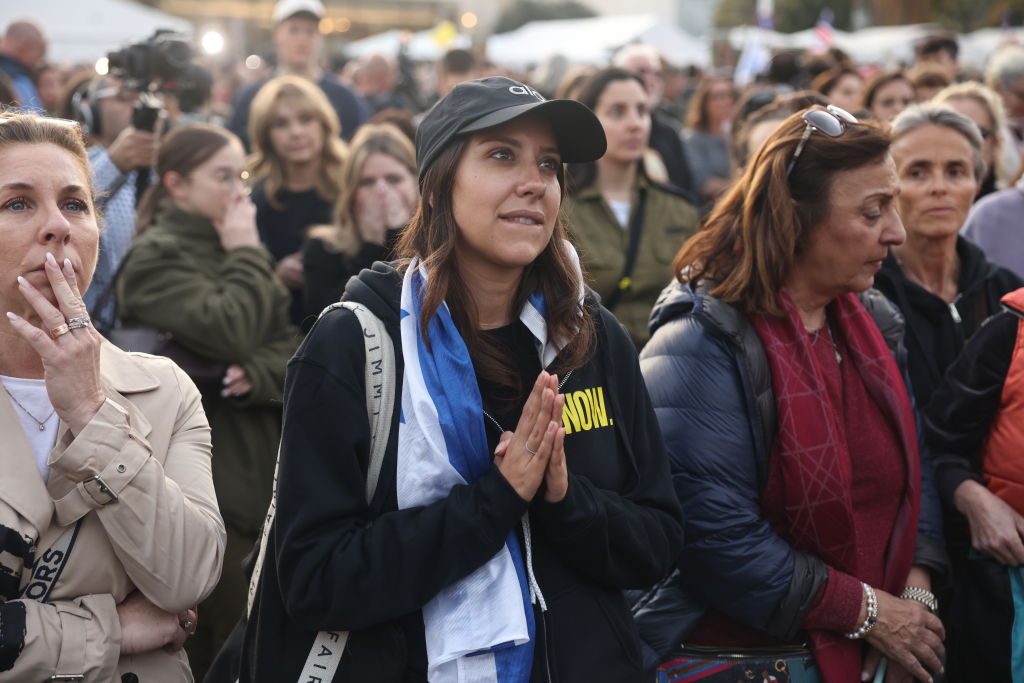 Tres rehenes son liberadas en Gaza luego de acuerdo a cese al fuego