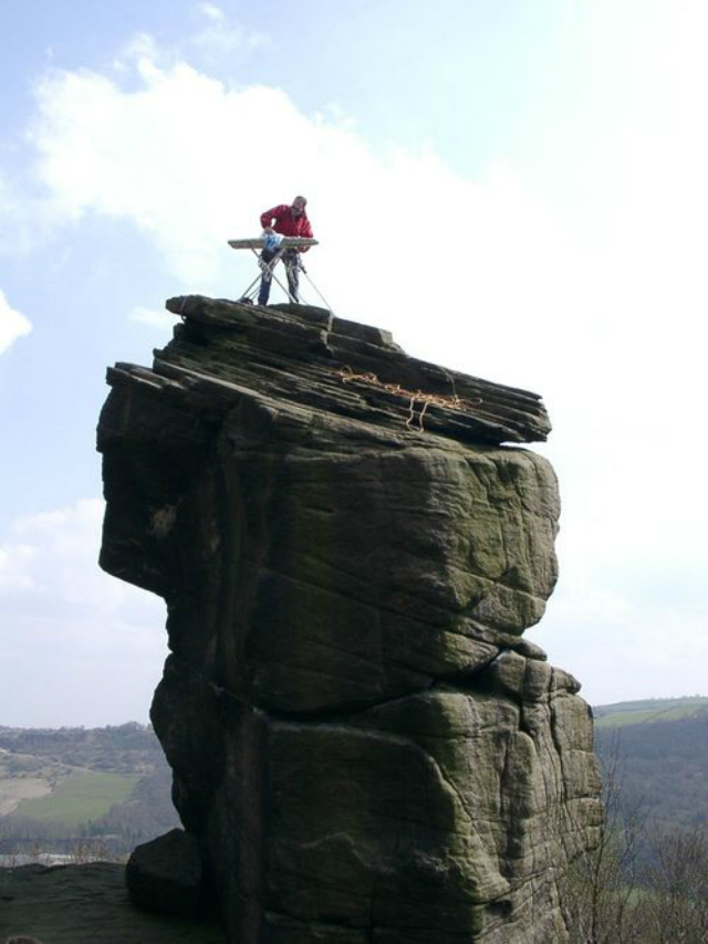 extreme-ironing-7