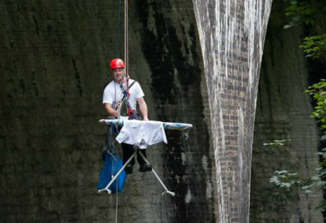 extreme-ironing-9