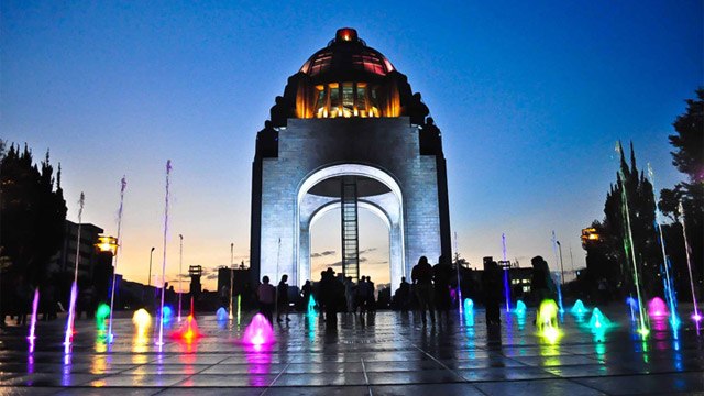 Video-mapping-en-Monumento-a-la-revolucion