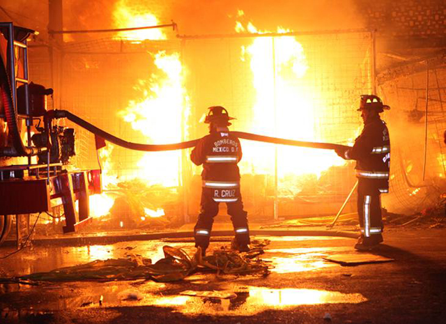 bomberos_mercerd marcha protestas ciudad de mexico df salario equipo