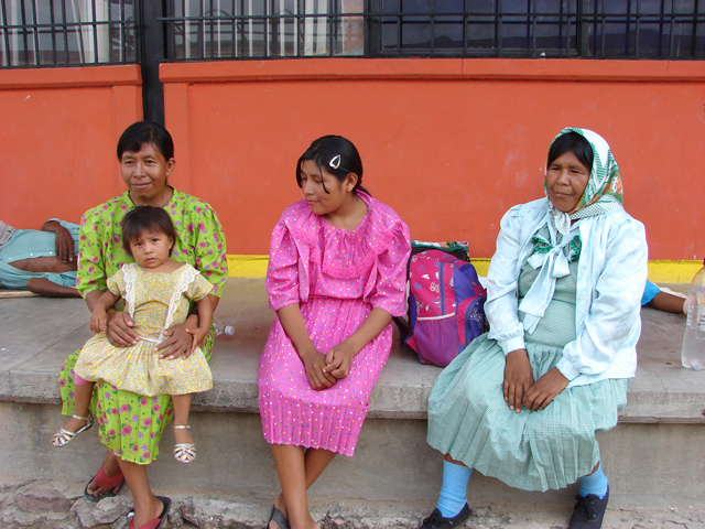 Mujeres-guarijío-de-San-Bernardo-Alamos