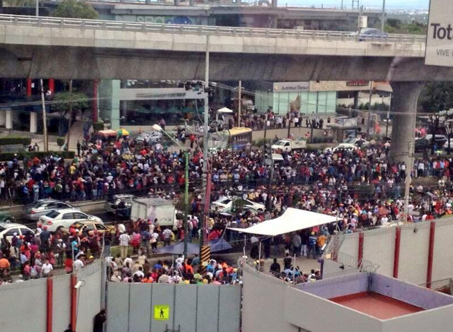 manifestaciones entv azteca por CNTE