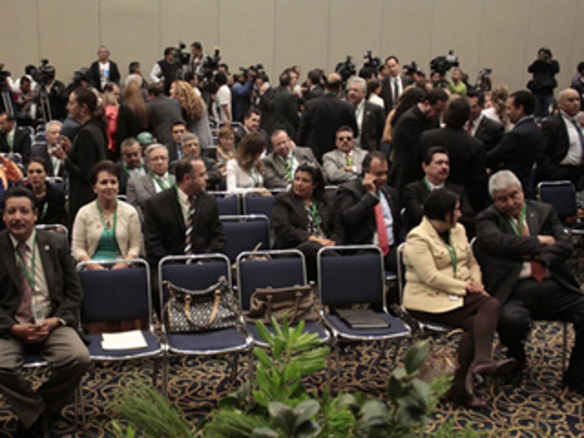 senadores aprueban leyes educativas