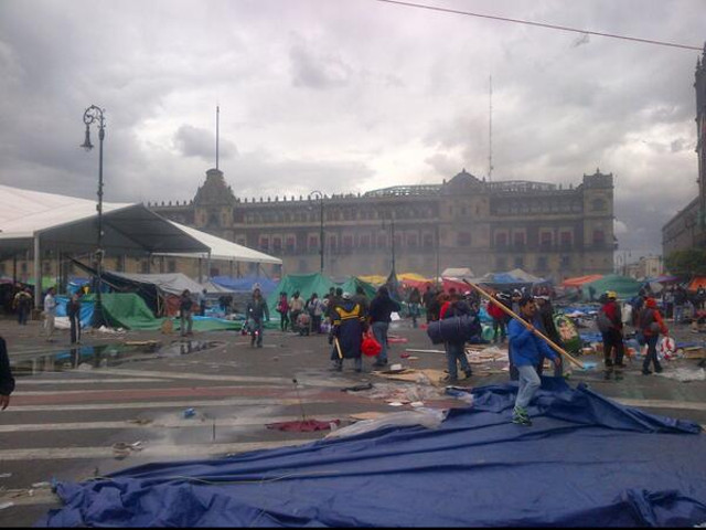 zócalo cnte desalojo