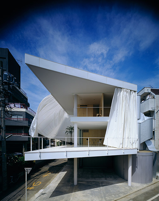 Shigeru Ban Curtain wall house