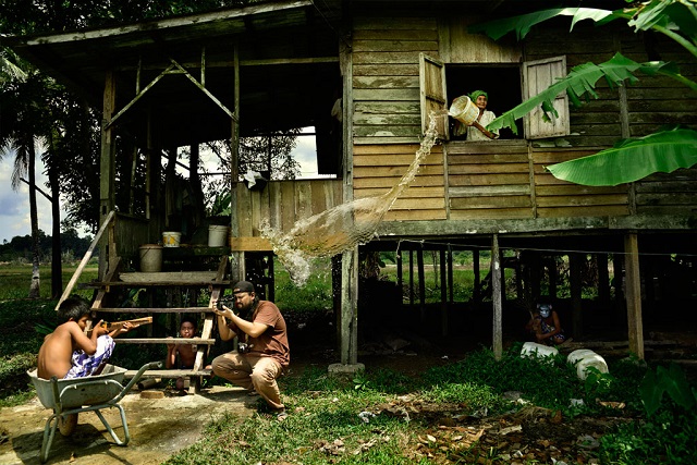 "La historia del fotógrafo-detrás de las cámaras", Hairul Azizi Harun, Categoría Abierta-Fracción de Segundo