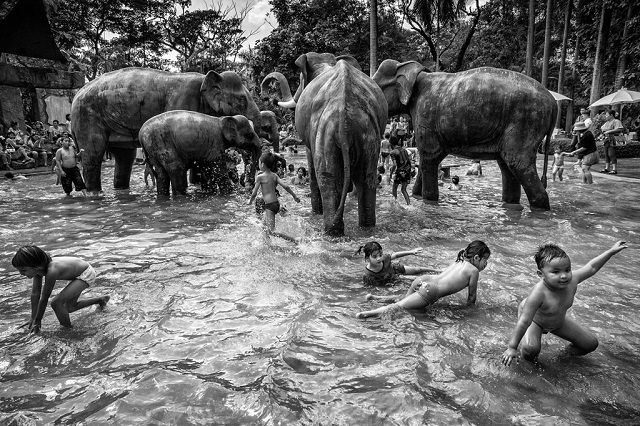 "Día de los niños", Suthas Rungsirisilp, Premio Nacional de Tailandia