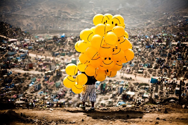 "Sonrisas en el cementerio", Milko Torres Ramirez, Premio Nacional de Perú