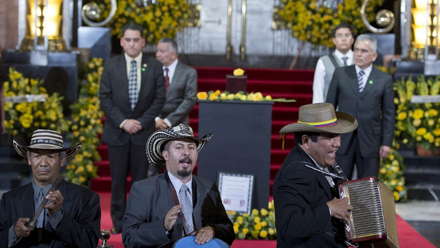 al-ritmo-de-vallenato-un-grupo-de-msicos-de-colombia-rinden-tributo-a-garca-mrquez-en-bellas-artes