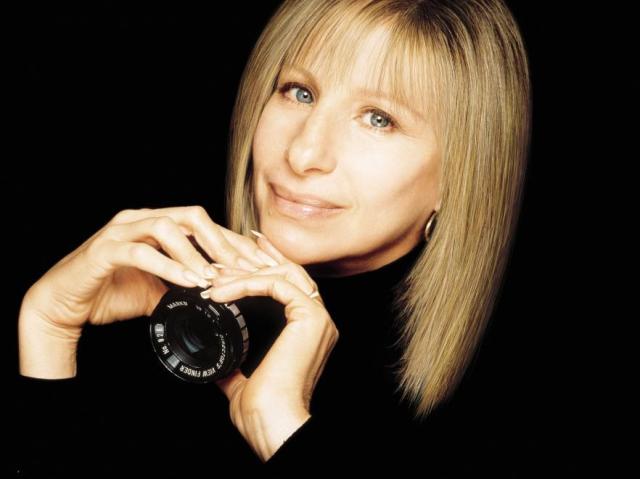 3880556-barbra-streisand-882-660