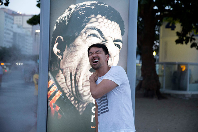 Luis-Suarez-advert-002