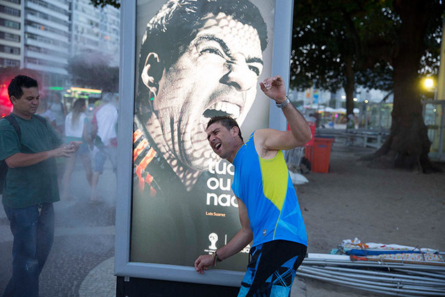 Luis-Suarez-advert-005