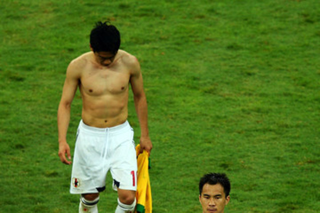 Shinji+Kagawa+Shinji+Okazaki+-dZMbvtmJMLm