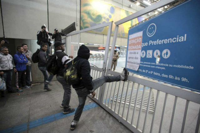 huelga metro brasil