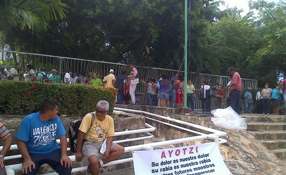 acapulco ayotznapa 2