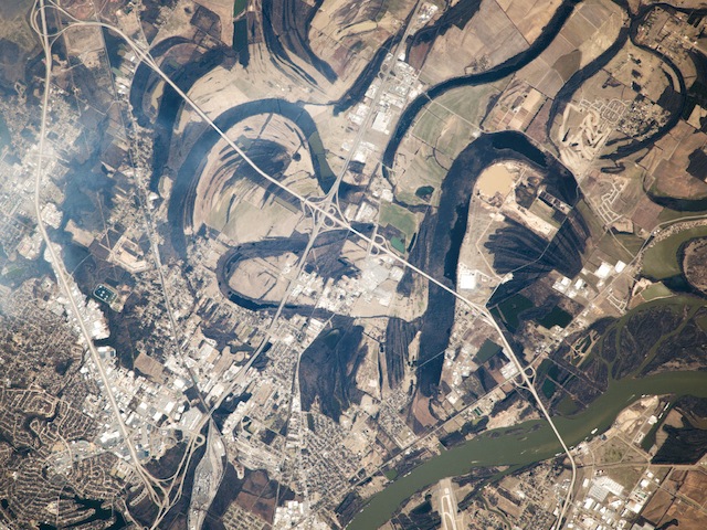 2014arkansasriver_ISS038-E-057827_lrg