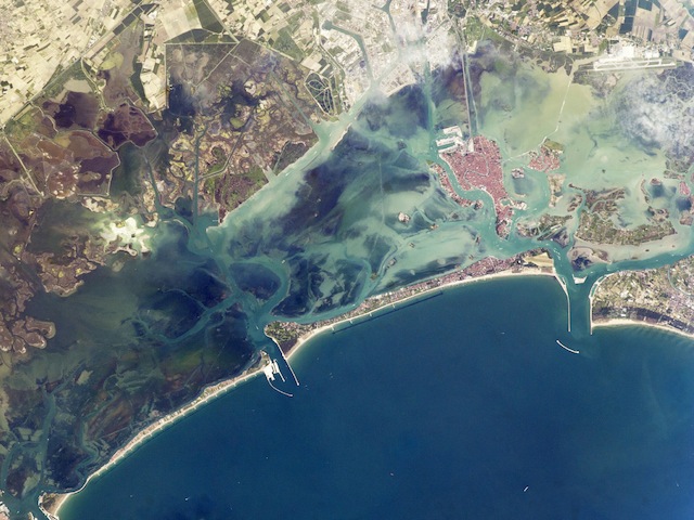 2014venice_ISS039-E-019482_lrg