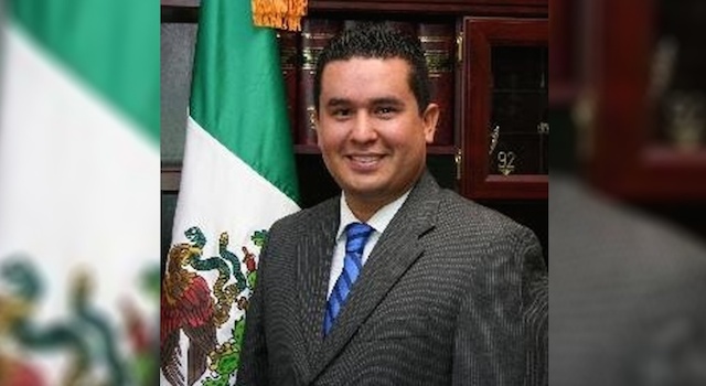 omar-cruz-reyes.jpg_1385095262