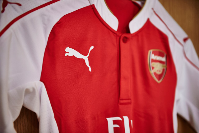 Arsenal-Kit-2015-2016-Detalle-1