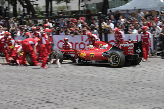 Scuderia-Ferrari-Reforma-F1-Gran-Premio-de-Mexico-2