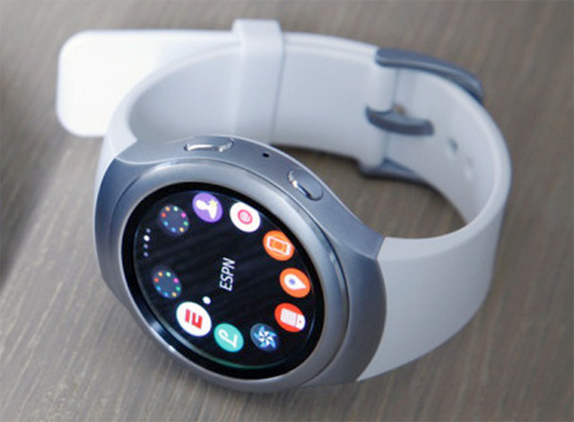 Samsung-Gear-S2-IFA-2015-3