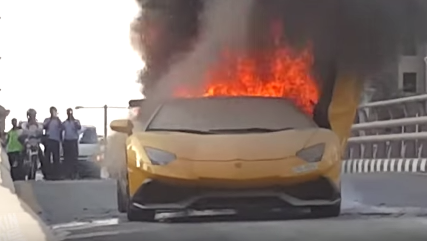 EpicFail Quería presumir su Lamborghini y terminó quemándolo 