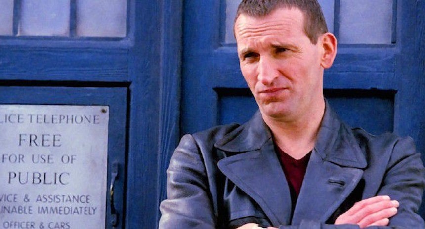 Christopher-Eccleston-Doctor-Who-Season-1-Tardis