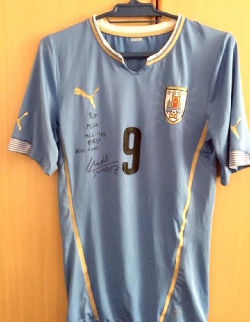 playera luis suarez autografo