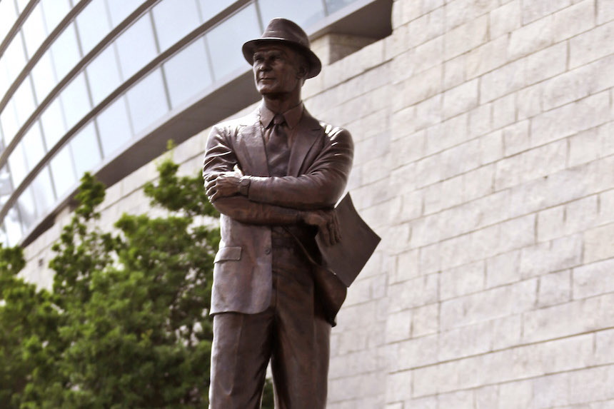 tom landry estatua