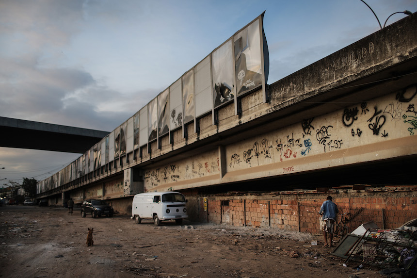 Mare Favela Borders Main Highway From Rio International Airport