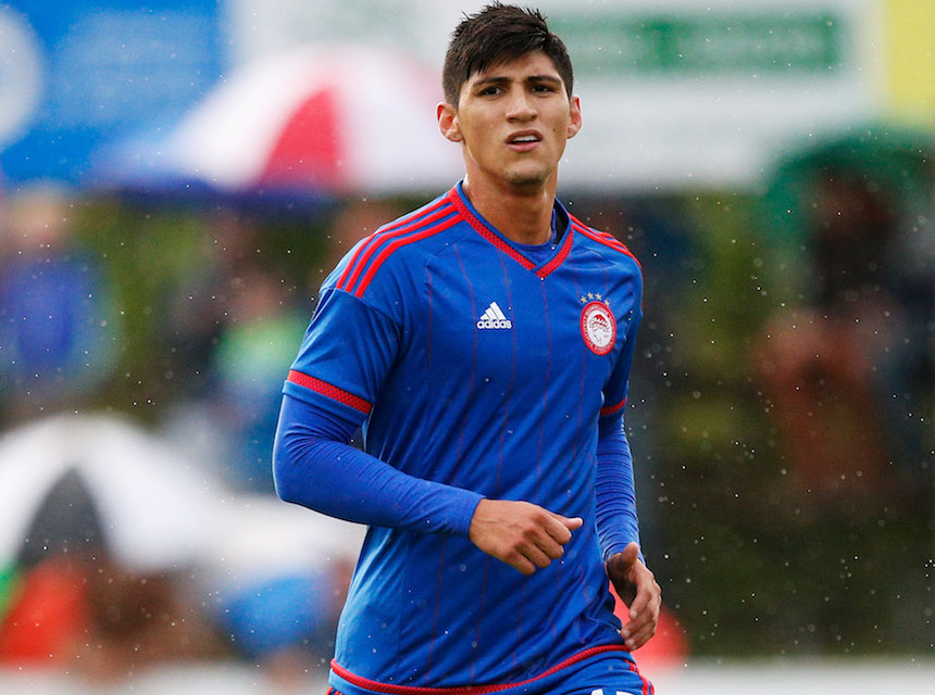 Alan Pulido está cerca de llegar a las Chivas y se espera que llegue a México en las próximas horas 