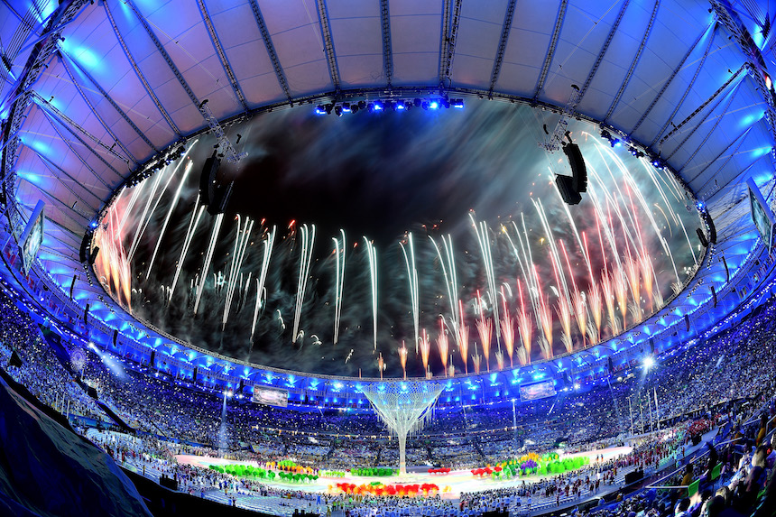 Los fuegos artificiales se hicieron presentes durante la ceremonia de clausura de los Juegos Olímpicos 