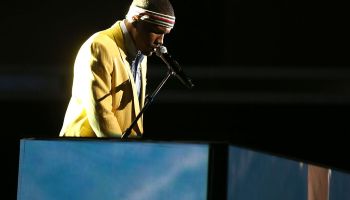 El representante de David Bowie, aseguró que el músico inglés nunca colaboró en el nuevo disco de Frank Ocean, y que seguramente el artista lo puso porque se inspiró en Bowie