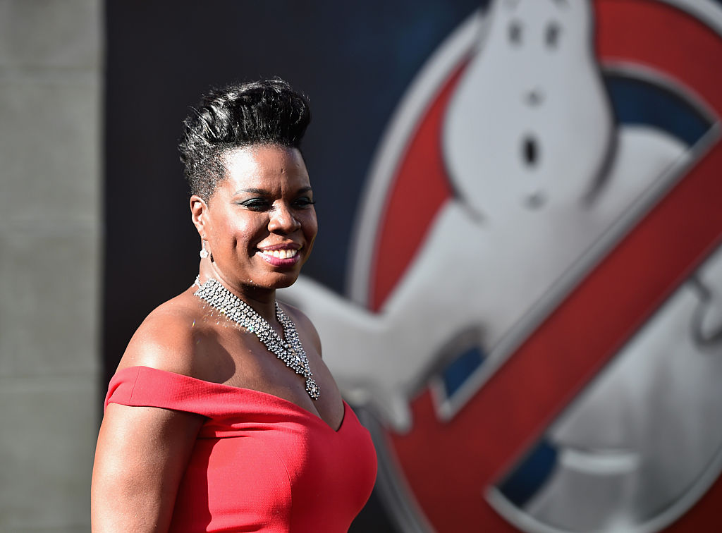 Hackers filtran información personal y fotos explícitas de Leslie Jones