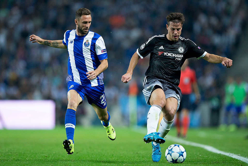 Miguel Layún y Jesús Corona anotaron un gol cada uno en la victoria del Porto en contra de la Roma en los playoffs de la Champions League