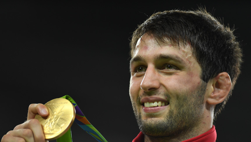 Los atletas rusos recibieron un coche de lujo por ganar medallas de oro en Río 