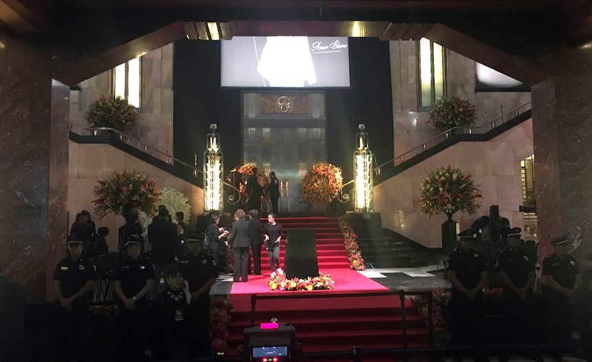 60905067. México, 5 Sep 2016 (Notimex- Isaias Hernández).- El vestíbulo del Palacio de Bellas Artes se encuentra listo para recibir las cenizas de Juan Gabriel y comenzar con el esperado homenaje. NOTIMEX/FOTO/ISAIAS HERNANDEZ/NTA/ACE/