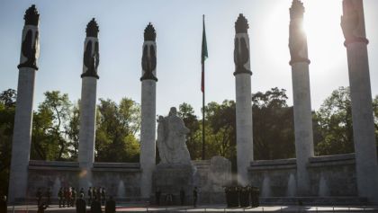 altar de la patria en honor a los niños heroes