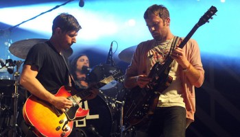 Kings of Leon presentó "Around The World" nuevo sencillo de Walls