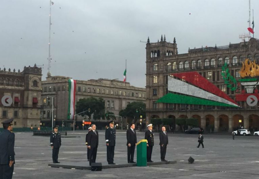 El secretario de Gobernación rindió homenaje a las víctimas del sismo del 85