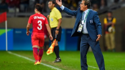 Jorge Luis Pinto durante un partido de Honduras en los Juegos Olímpicos